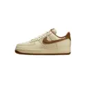 Nike Air Force 1 '07 LV8 – Clásico renovado con estilo premium